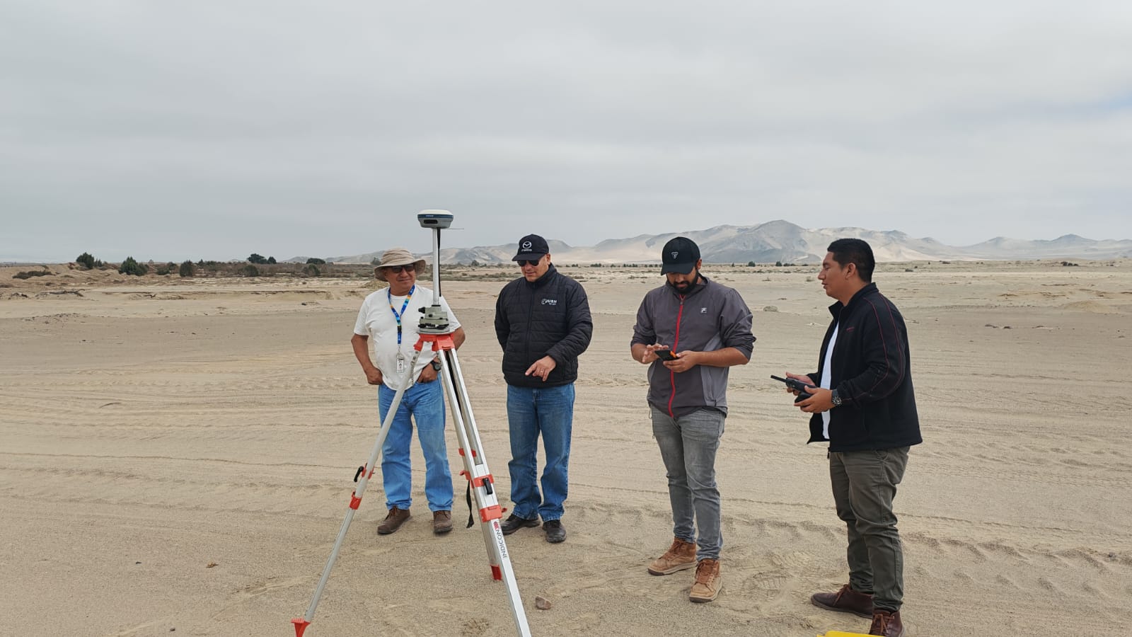 Levantamiento topográfico en la quebrada río Seco.